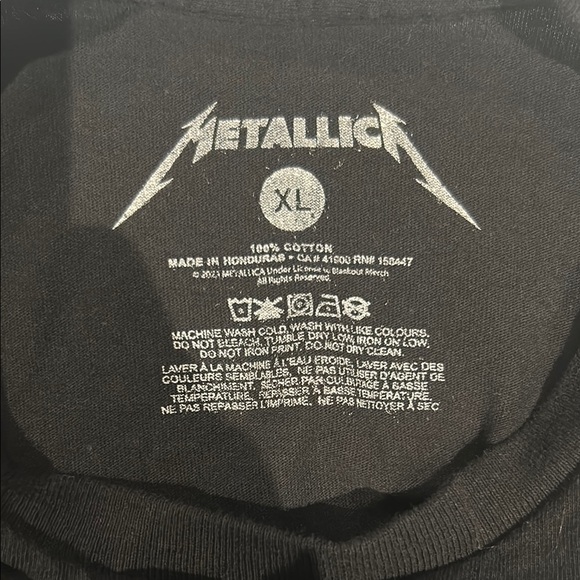 Metallica Graphic T-Shirt - Picture 3 of 5